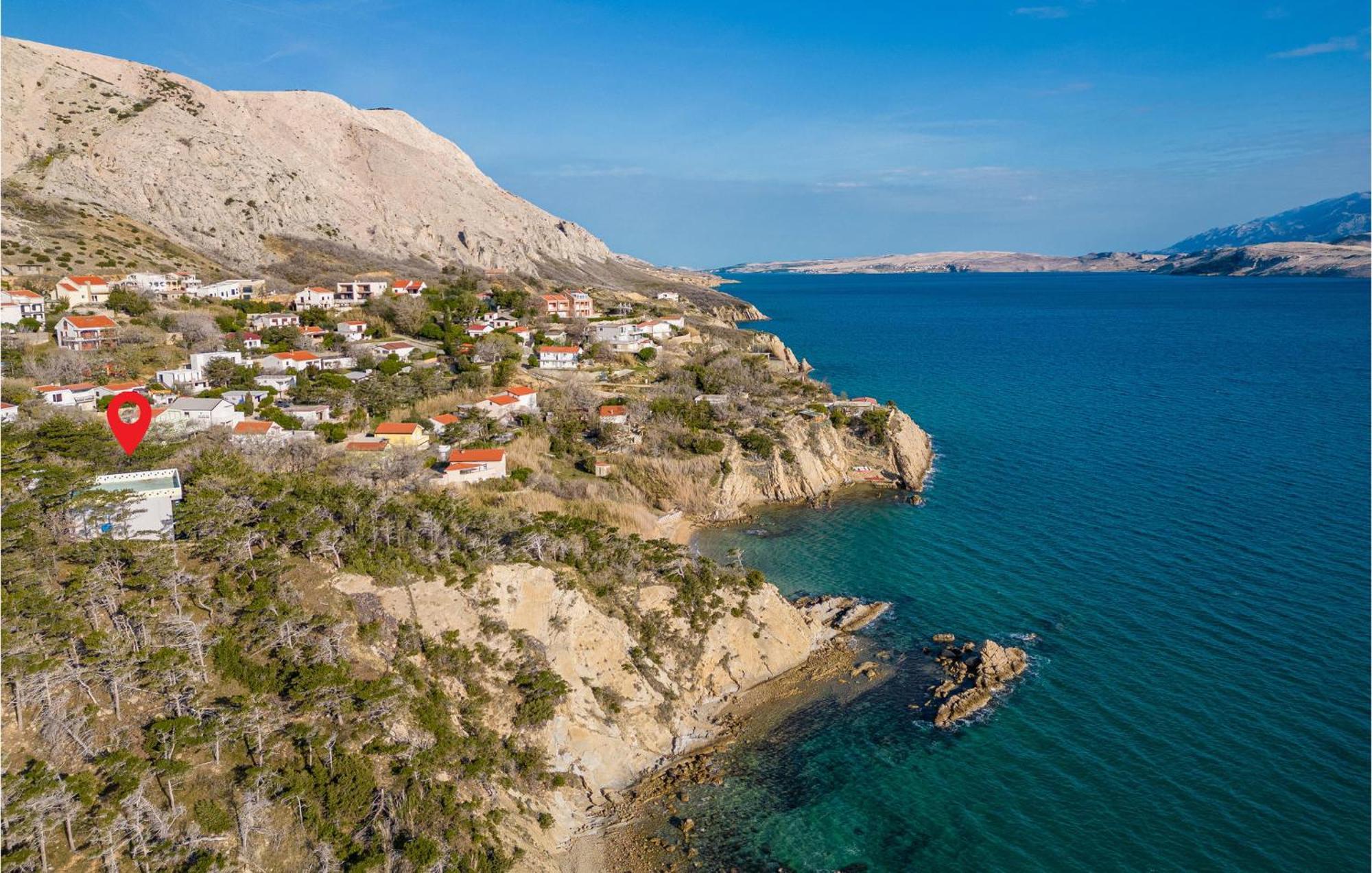 Pet Friendly Apartment In Novalja With Kitchen Bagian luar foto